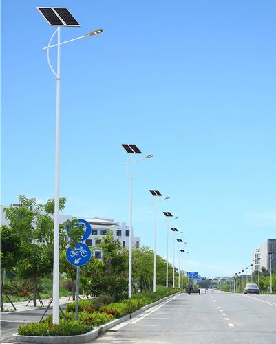 <b>西安路灯厂家解读安装太阳能路灯的注意事项</b>