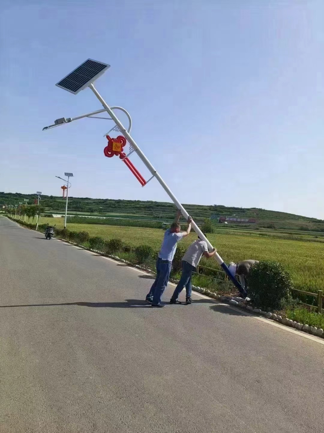 太阳能路灯安装流程（锂电池）