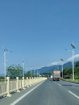 安康太阳能高低臂
