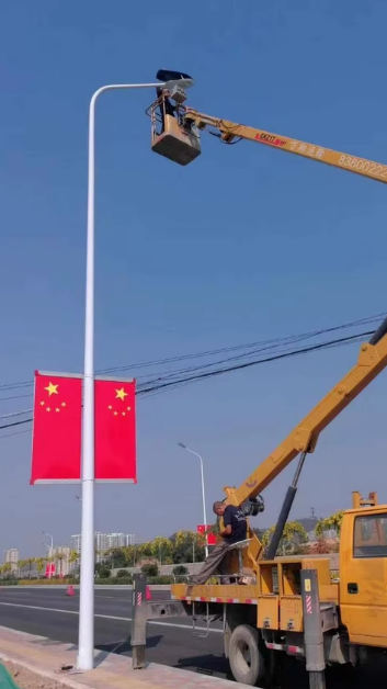 十堰市升级改造路段10米自弯臂
